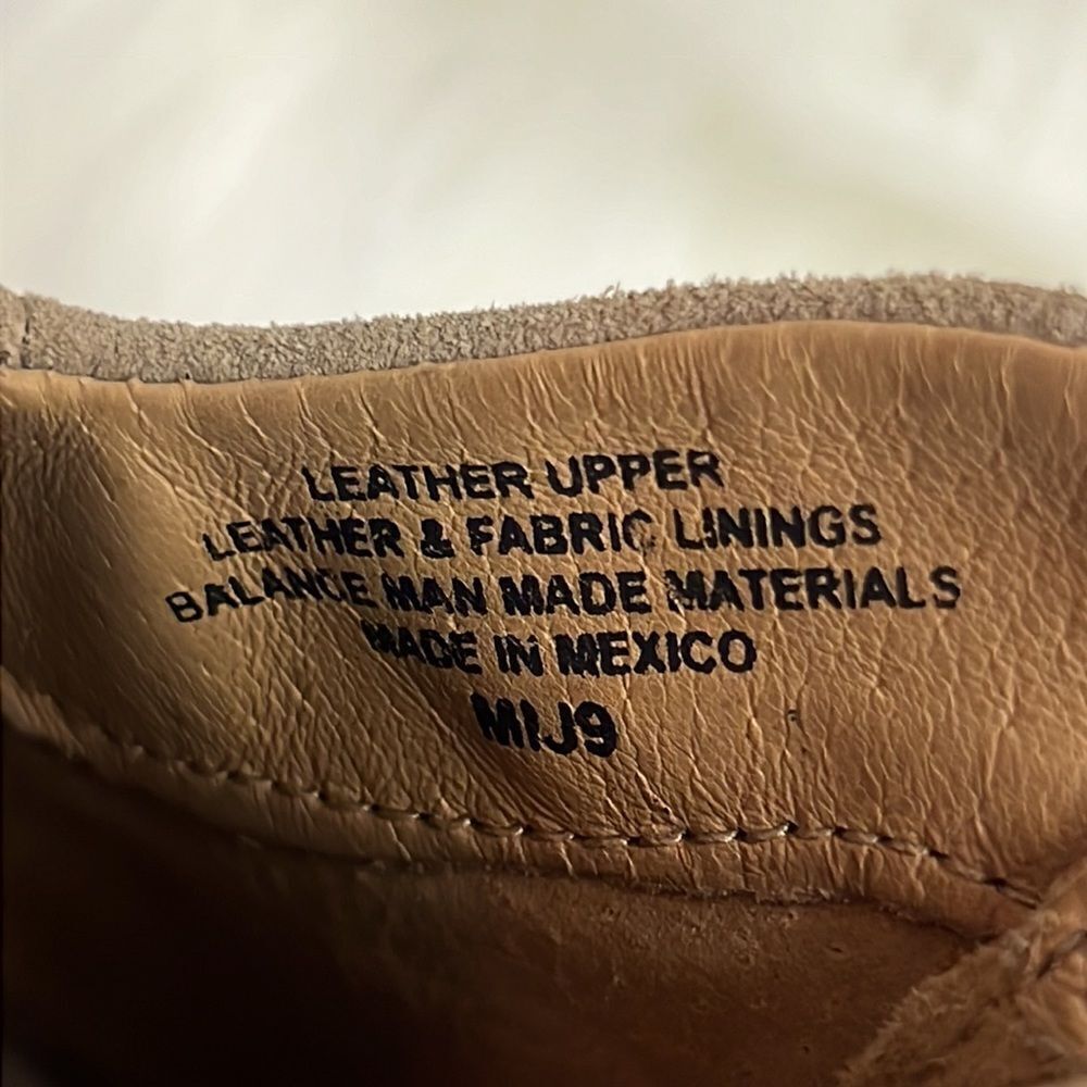 Born Arula F76602 Tan Leather Round Toe Bakc Zip Ankle Booties Size‎ 7 B14B - Picture 11 of 12